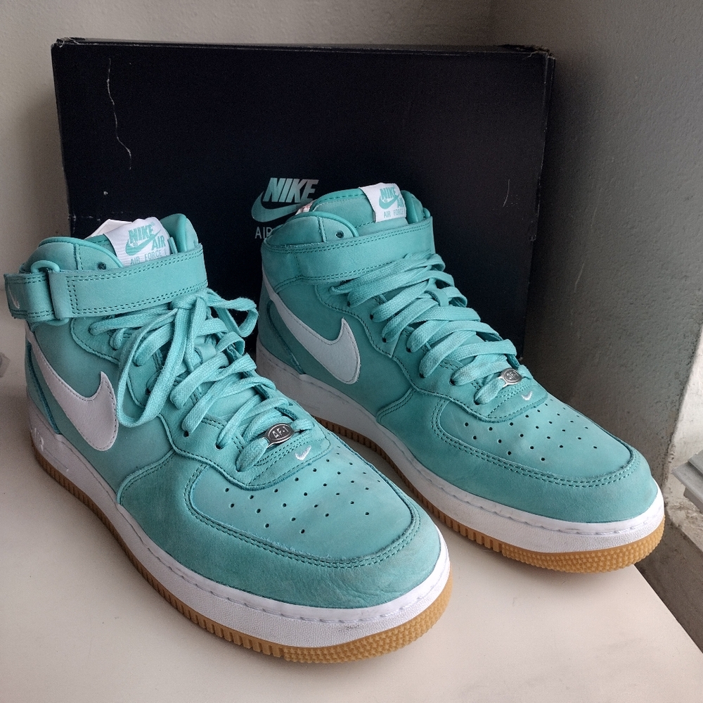Nike AirForce 1 Mid PRM size 12